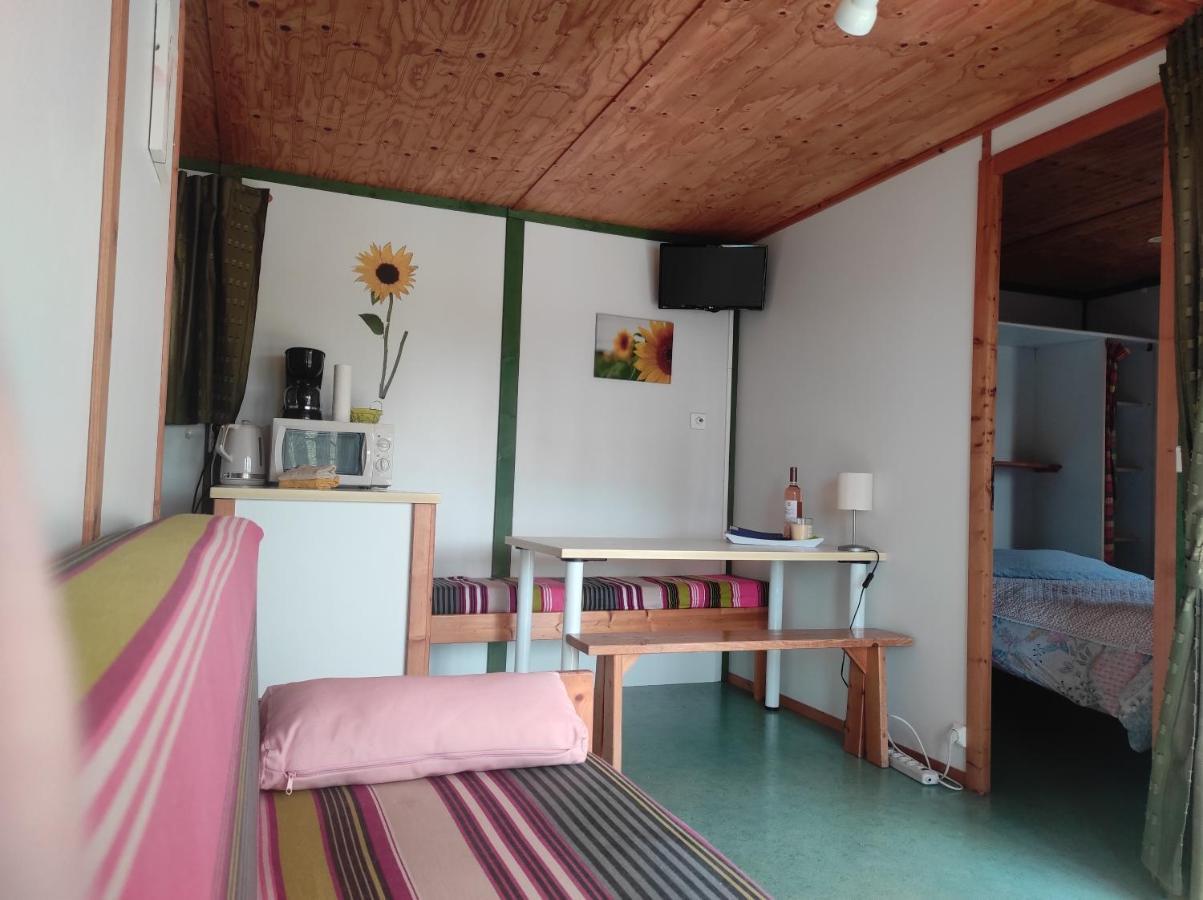 Chalet Simple Au Camping L'Etruyere Au Lac La Tardiere Экстерьер фото